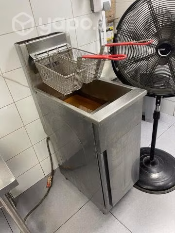 Freidora a gas en excelentes condiciones