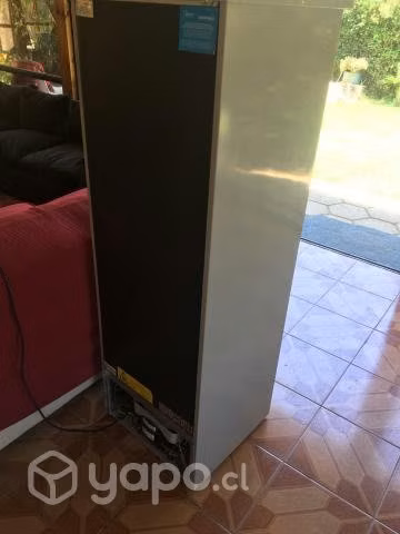 Vendo refrigerador midea
