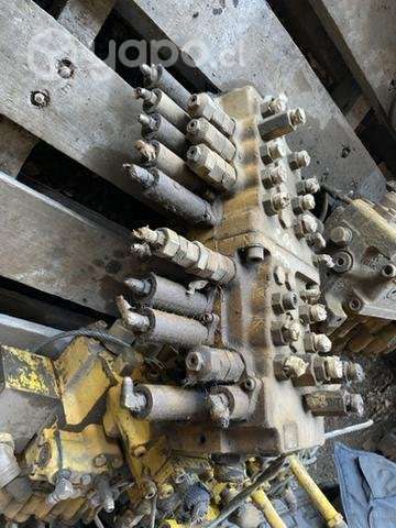 Caja de válvula excavadora Caterpillar modelo 307 - Imagen 3