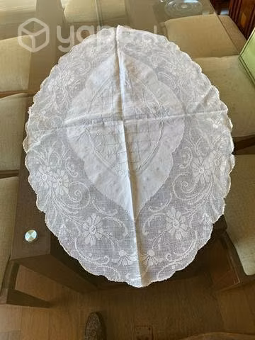 Centro de mesa ovalado con filigrana blanco