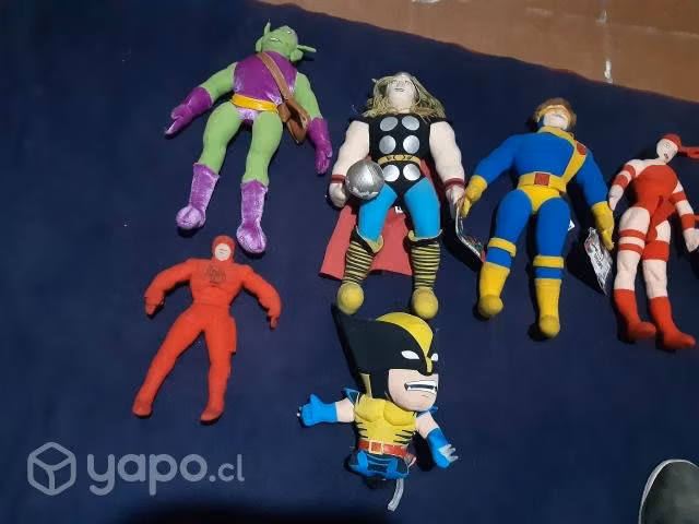 Pequeño lote muñecos marvel poliester