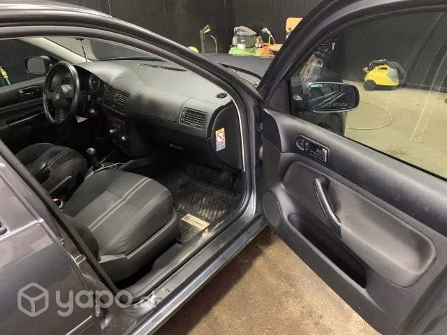 Vendo Volkswagen Bora Trendline Sky 2.0