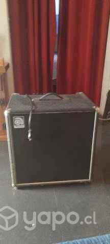 Amplificador de bajo Ampeg ba115