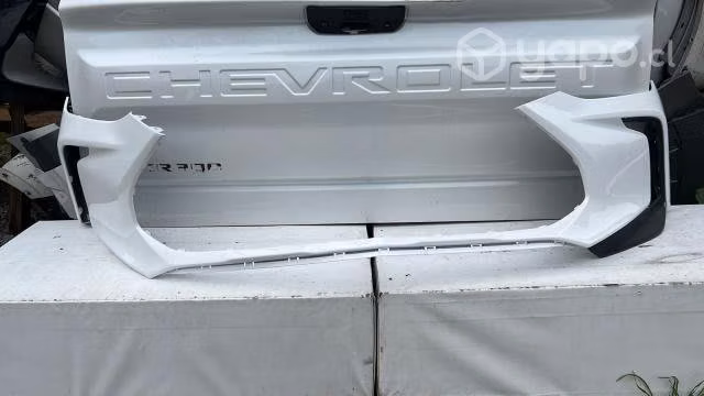 Parachoque delantero chevrolet tracker (21-23)