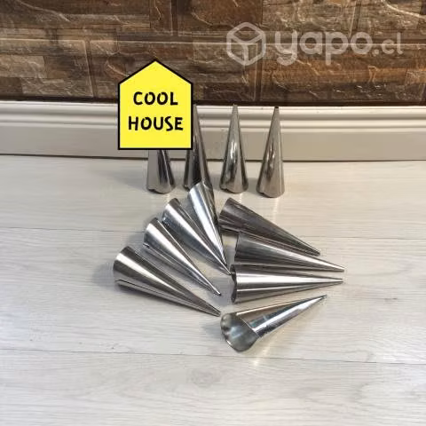 Set de 12 und de Moldes para realizar Cachitos