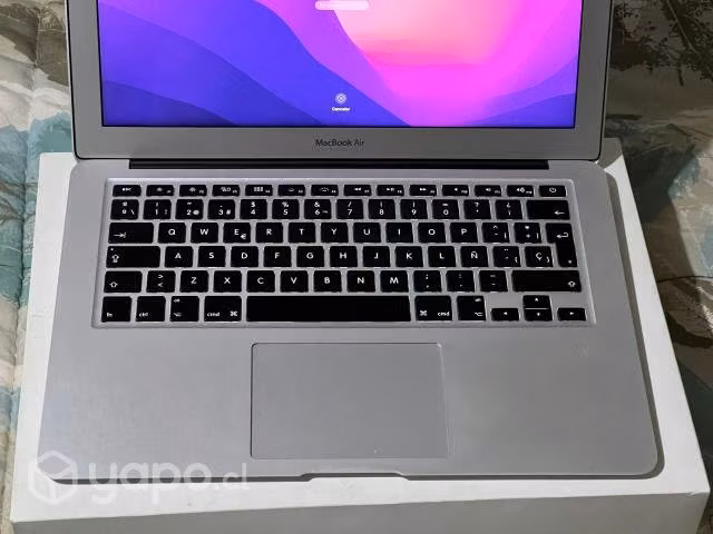 MacBook Air 13” 8GB RAM, 256Gb SSD