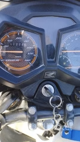 Honda Twister 125 F 2022