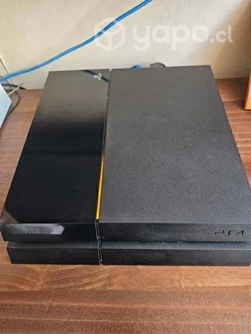 Play 4 más dos controles y 3 juegos