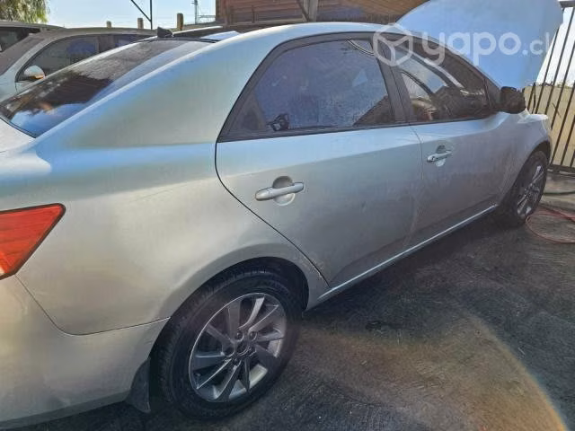 Puerta kia cerato 2012