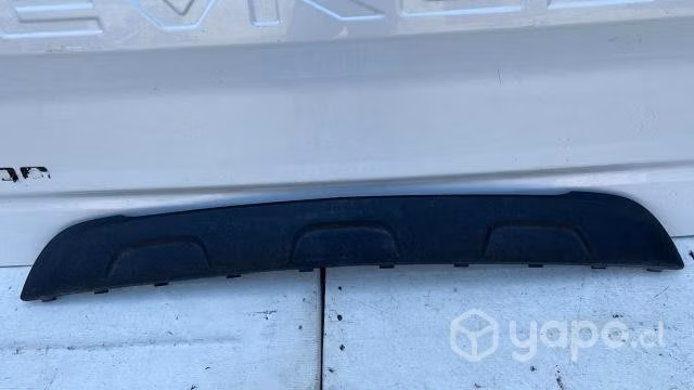 Chevrolet tracker moldura spoiler trasero (17-20