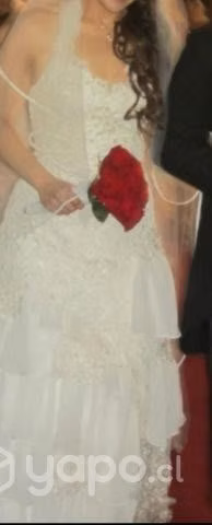Vestido de novia y velo