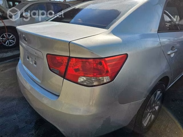 Foco trasero kia cerato 2012
