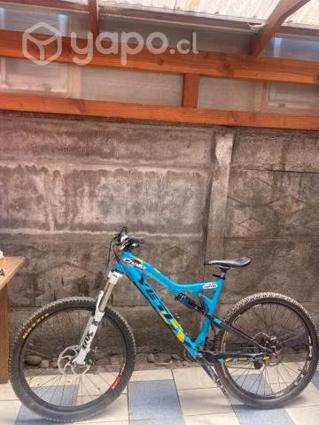 Bicicleta de Enduro Yeti 575