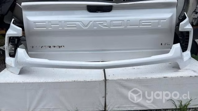Parachoque delantero chevrolet silverado (23-24)