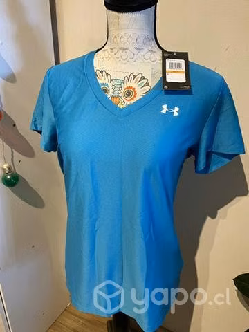 Polera deportiva talla S marca Under armour