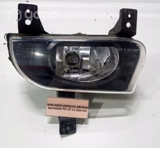 Neblinero Derecho (MPS054) Mahindra PIK UP 2.2