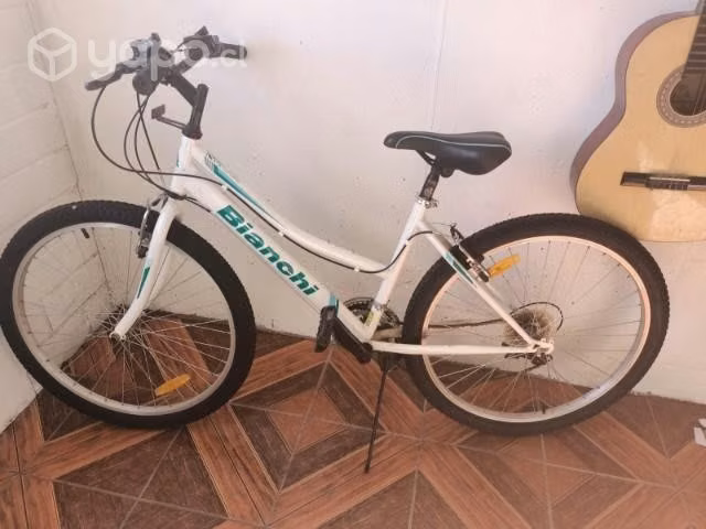 Bicicleta con poco uso.