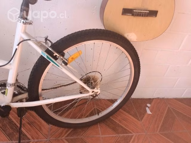 Bicicleta con poco uso.