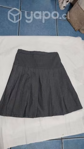 Falda gris de colegio