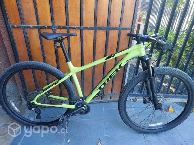 Bicicleta Motain Bike Trek Caliber 9