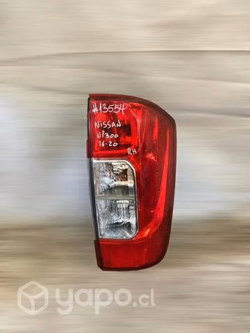 Foco trasero RH Nissan Np