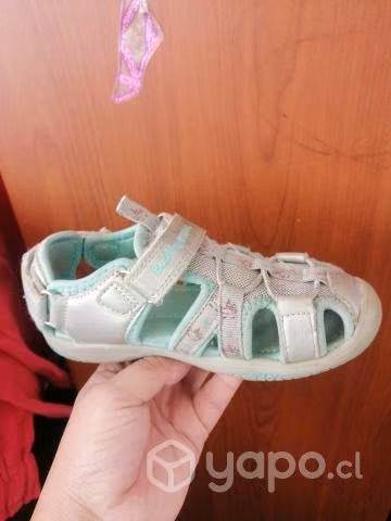 Zapatos y zapatilla niña diferentes tallas
