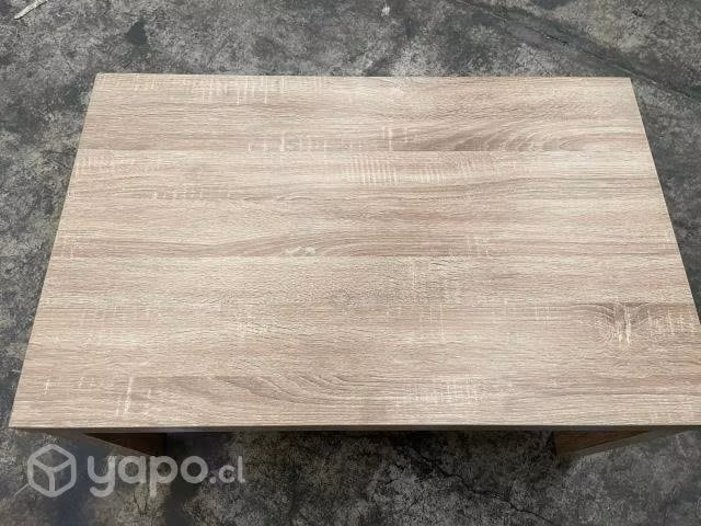 Se venden 2 mesas, batidora y un TV - Imagen 2