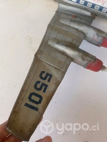 Avión antiguo con detalles