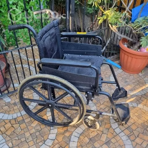 Silla de ruedas plegable