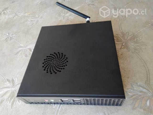 Computador de escritorio pequeño - Imagen 4