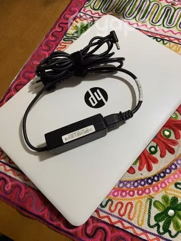 Notebook HP blanco - Imagen 3