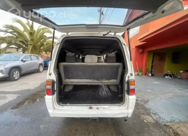 Vendo Furgon mitsubischi L300 2005