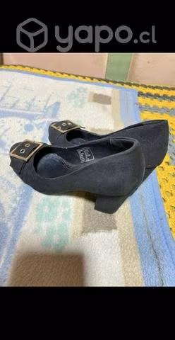 Zapatos color negro