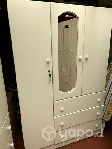 Closet blanco con espejo - Imagen 3
