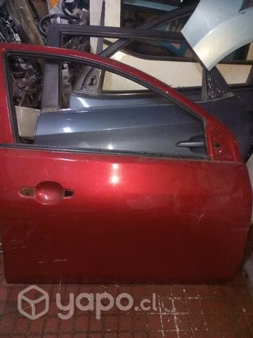Puerta delantera derecha Nissan versa 2019