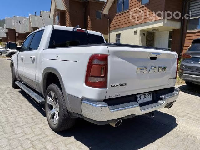 Hermosa camioneta, con olor a nuevo