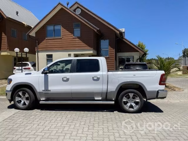 Hermosa camioneta, con olor a nuevo