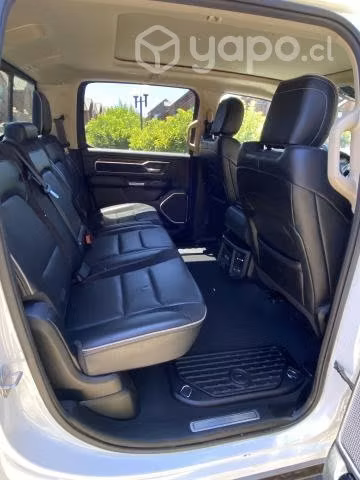 Hermosa camioneta, con olor a nuevo