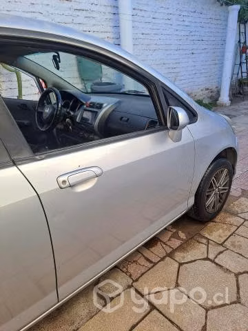 Honda fit 2005