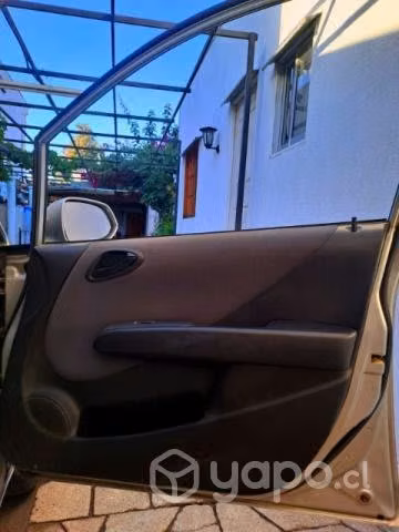 Honda fit 2005