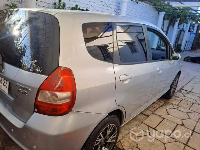Honda fit 2005