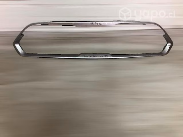 Bisel de mascara kia carens 2023-2024