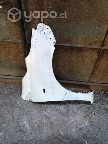 Tapabarro derecho toyota yaris e original