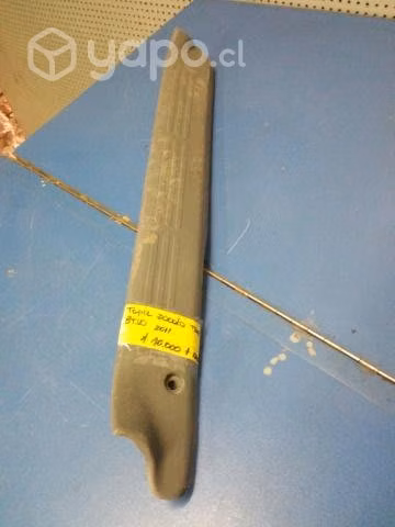 Cubre zocalo tras izq Ford Ranger Tailand 2007-12