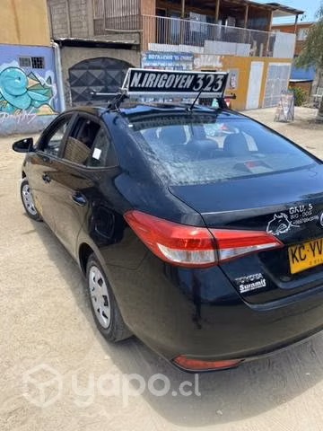 Taxi colectivo toyota yaris año 2019