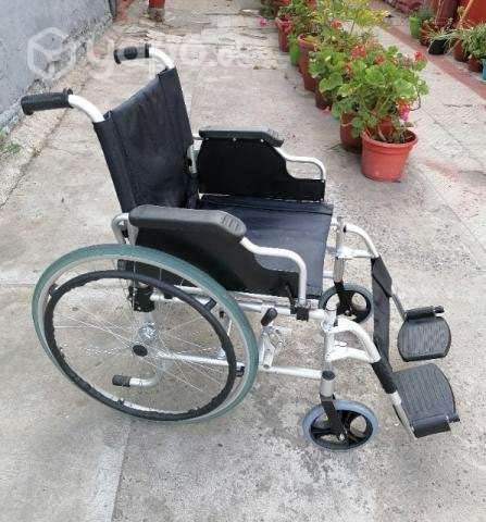 Silla de ruedas adulto marca GLOMED poco uso - Imagen 2