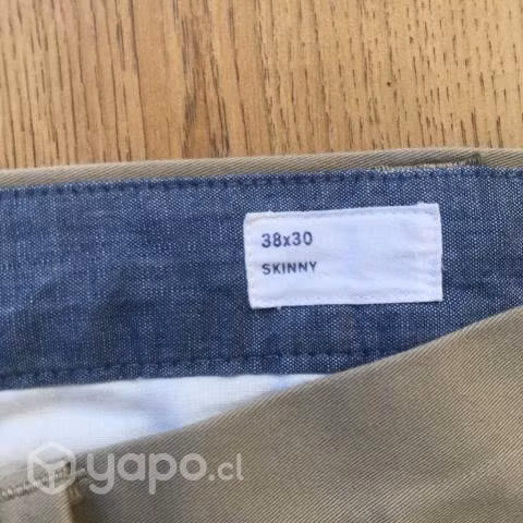 Pantalón GAP, talla XL aproximadamente. Poco uso