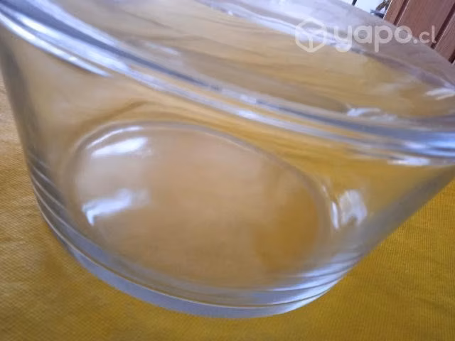 Olla mediana de vidrio nueva sin ningun detalle
