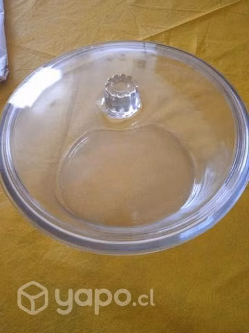 Olla mediana de vidrio nueva sin ningun detalle