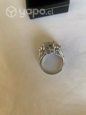 Anillo con 38 zircones rodeando uno central NUEVO - Imagen 6